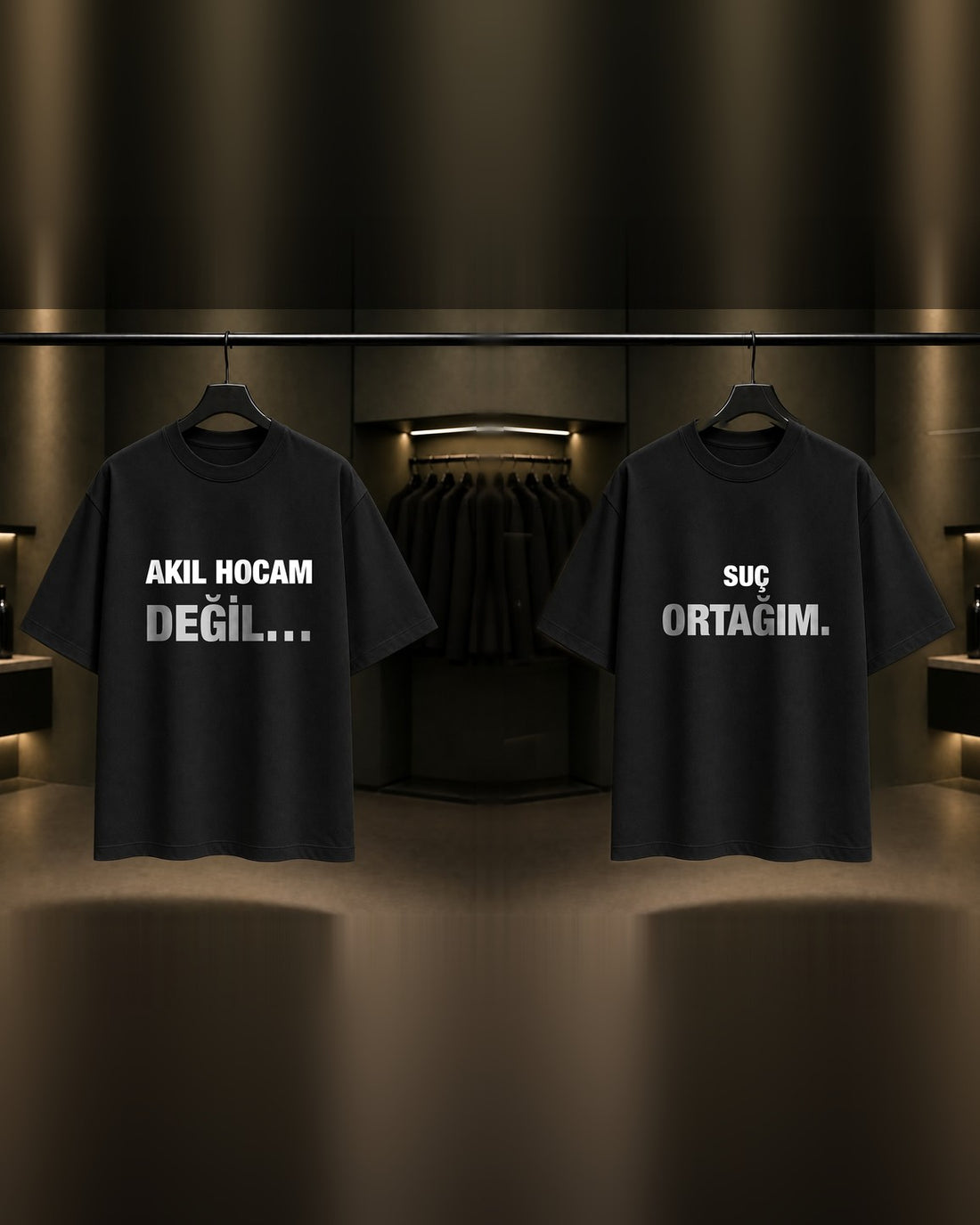 Akıl Hocam Değil & Suç Ortağım — BFF İkili Baskılı Unisex %100 Pamuk T-shirt — İkili, Siyah