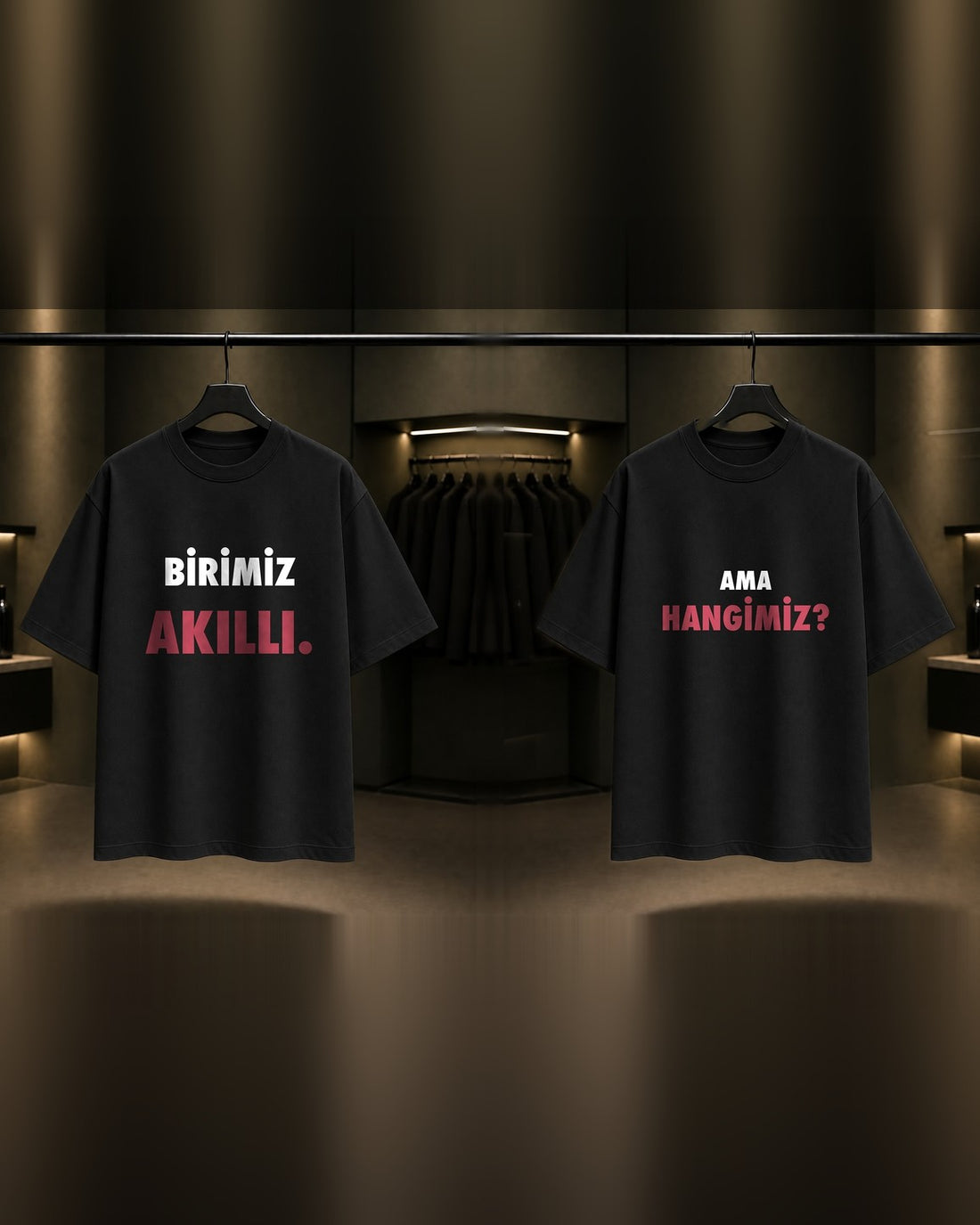 Birimiz Akıllı & Ama Hangimiz — BFF İkili Baskılı Unisex %100 Pamuk T-shirt — İkili, Siyah