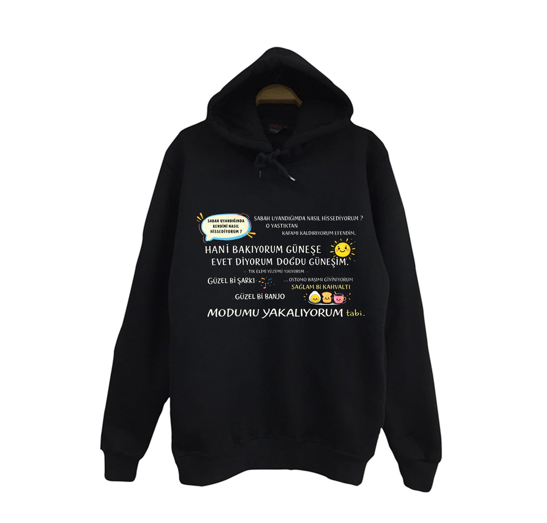 Doğdu Güneşim baskılı siyah kapüşonlu sweatshirt