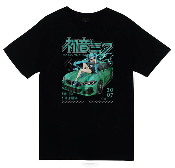 Hatsune Miku Anime Yeşil spor otomobil üstünde baskılı siyah tişört