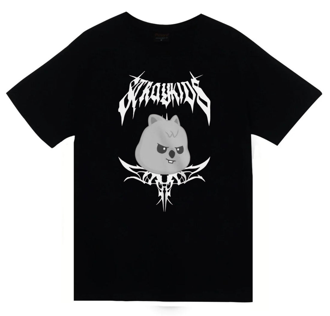 Stray Kids Skzoo Han Quokka Karakter Black metal tarzı logo baskılı siyah tişört