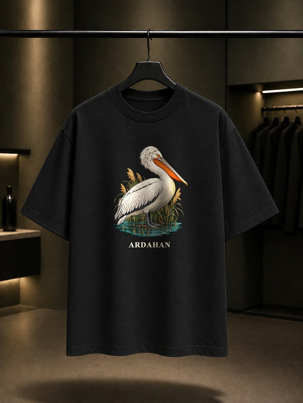 Ardahan Aktaş Pelikanı baskılı siyah t-shirt