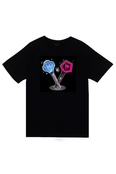 fame-stoned K-Pop Demon Hunters & Saja Boys Parlayan Işık Çubukları Baskılı Unisex %100 Pamuk Siyah T-shirt