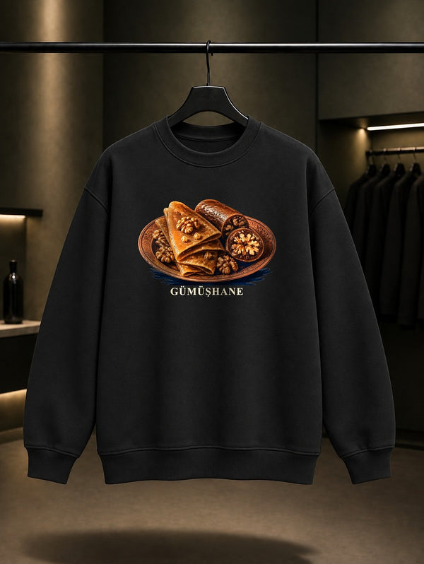 Gümüşhane Pestil Kome baskılı siyah sweatshirt