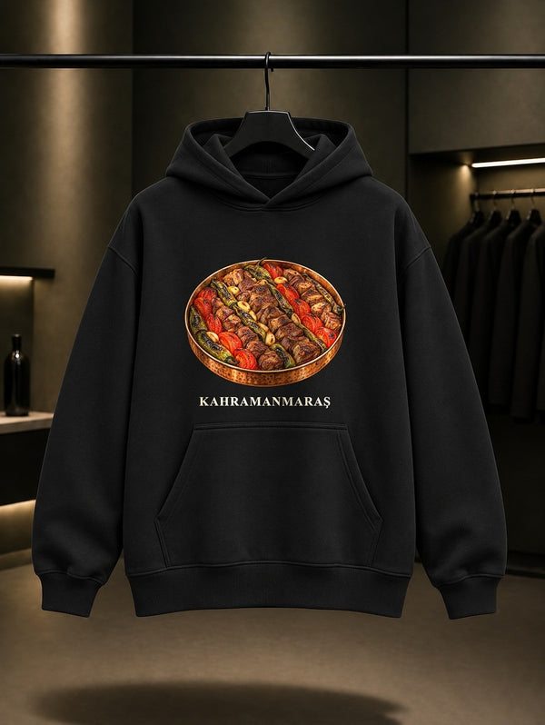 Kahramanmaraş Eli Böğründe baskılı siyah kapüşonlu sweatshirt