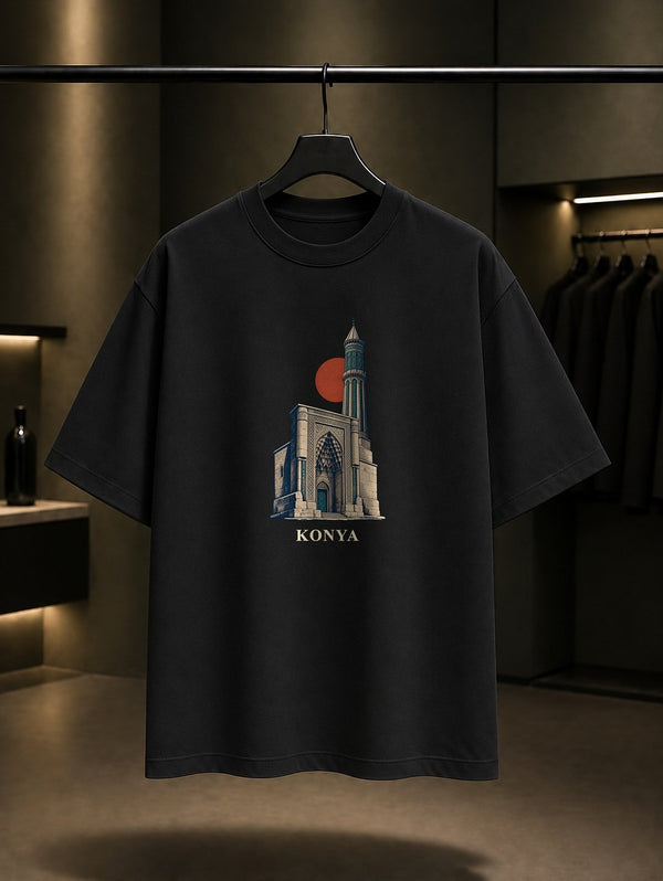 Konya Ince Minareli Medrese baskılı siyah t-shirt