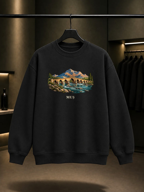 Muş Murat Köprüsü baskılı siyah sweatshirt