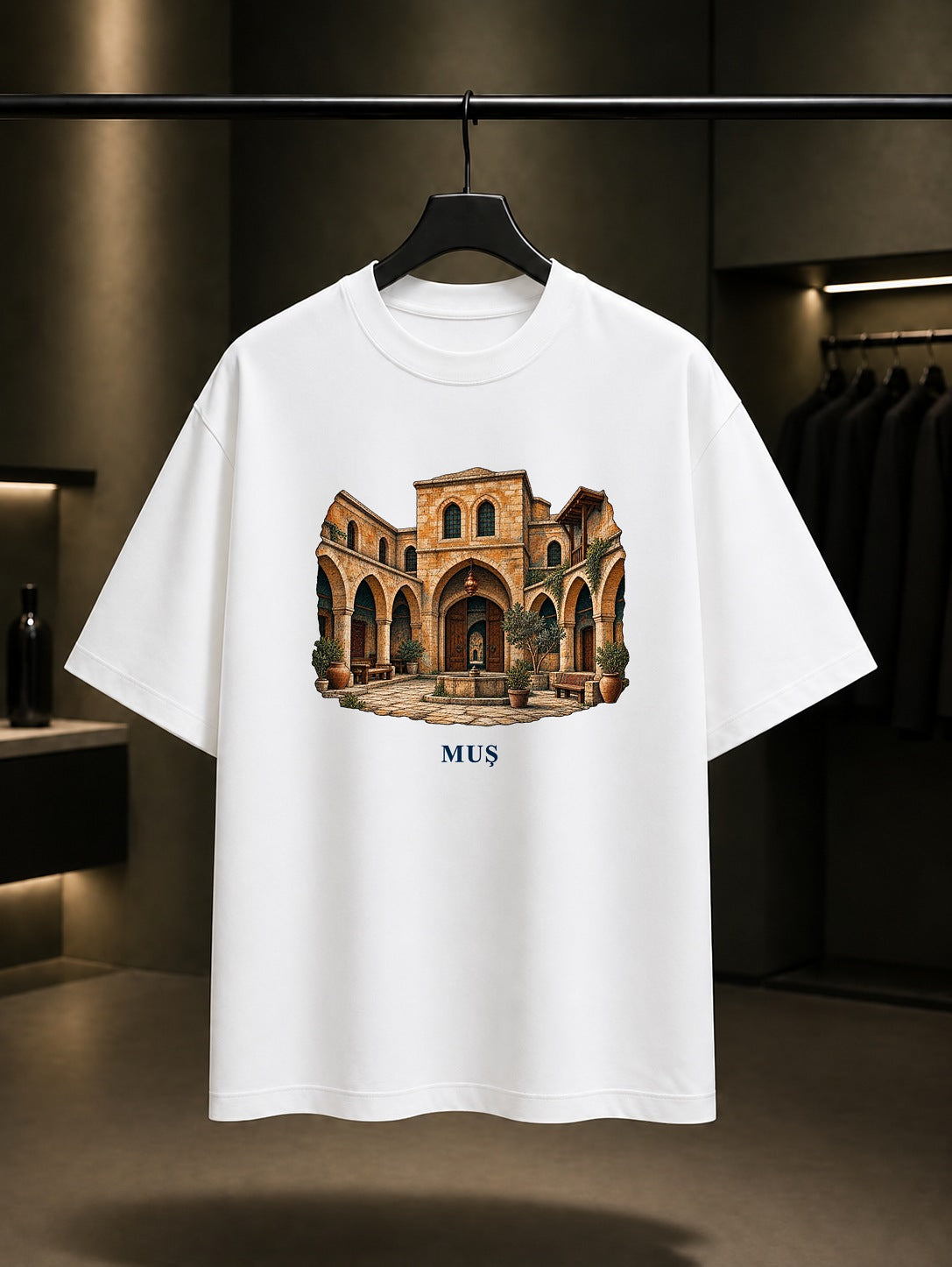 Muş Yildizli Han baskılı beyaz t-shirt