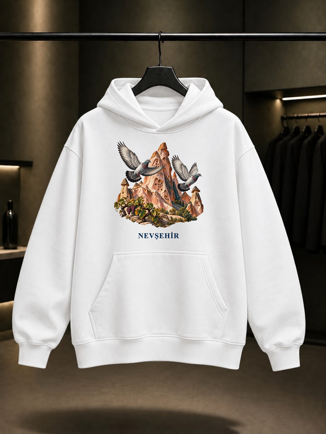 Nevşehir Güvercinlik Vadisi baskılı beyaz kapüşonlu sweatshirt