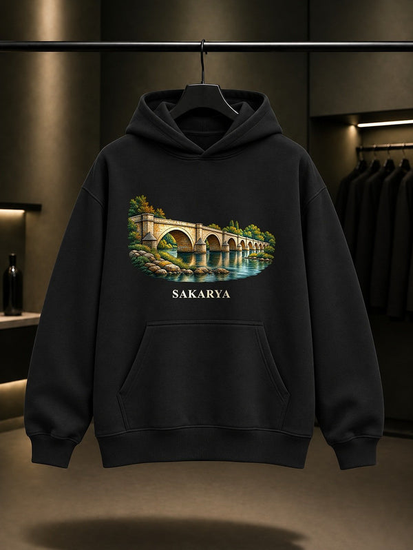 Sakarya Justinianus Köprüsü baskılı siyah kapüşonlu sweatshirt