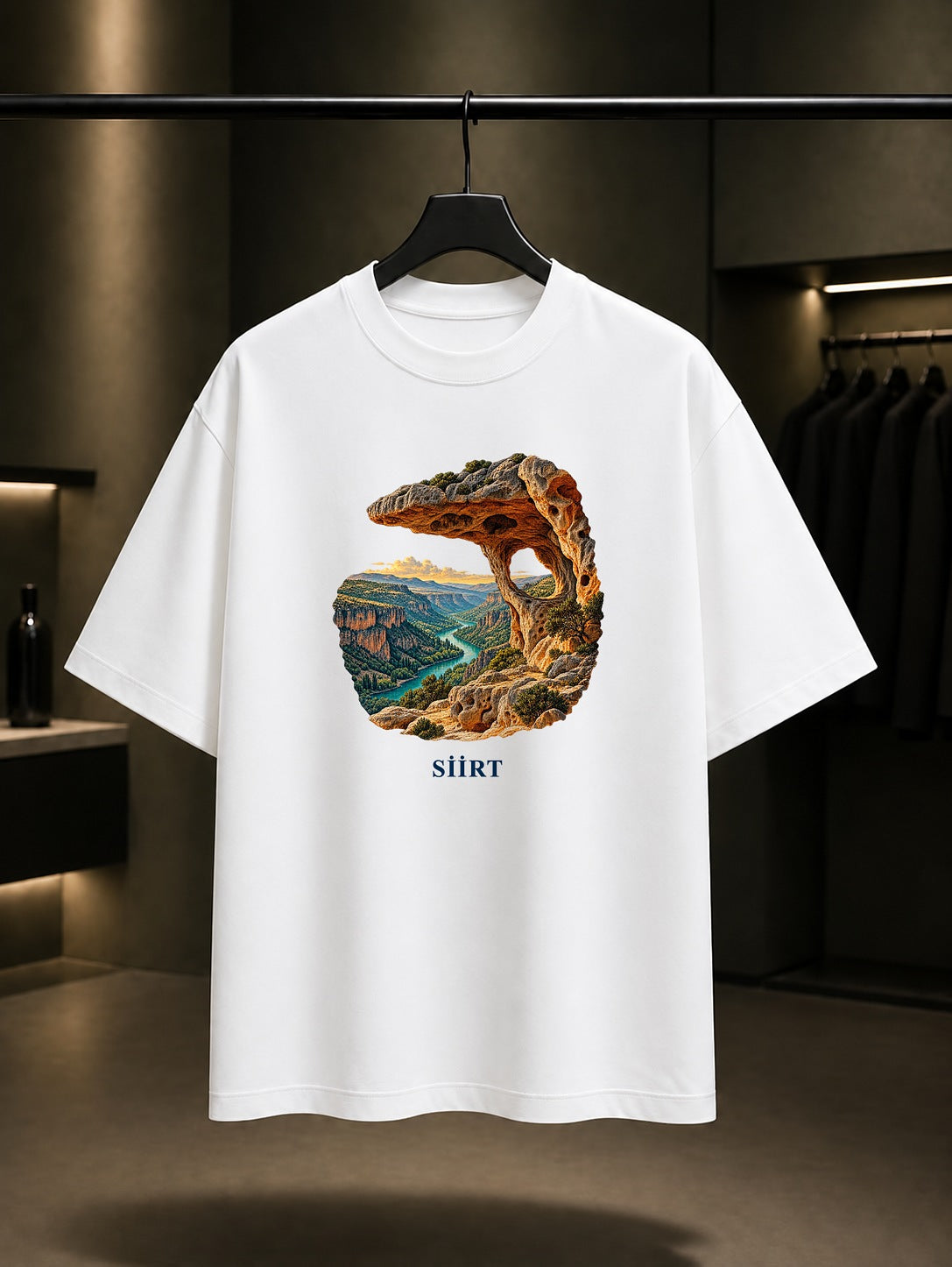Siirt Delikli Taş baskılı beyaz t-shirt