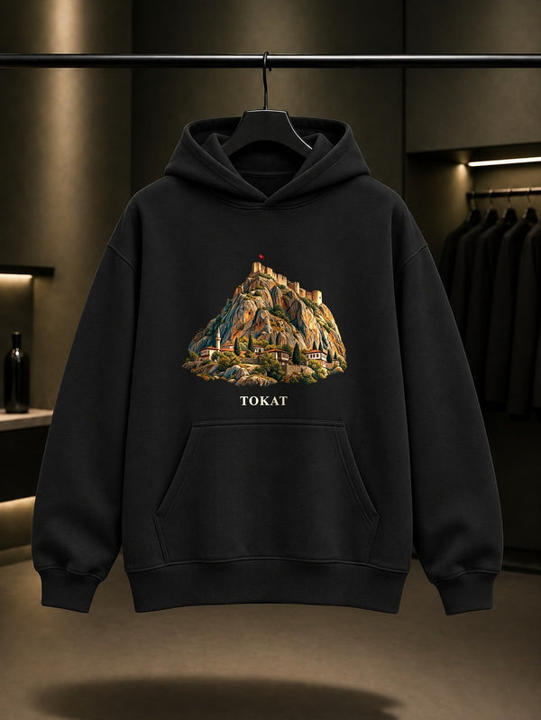 Tokat Kalesi baskılı siyah kapüşonlu sweatshirt