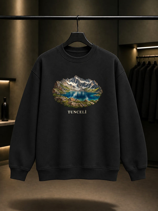 Tunceli Buyer Baba Gölü baskılı siyah sweatshirt