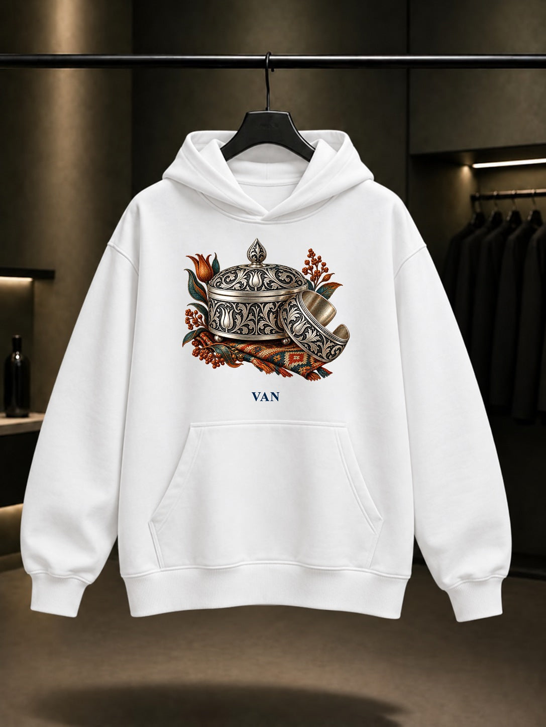 Van Savat Gümüş baskılı beyaz kapüşonlu sweatshirt