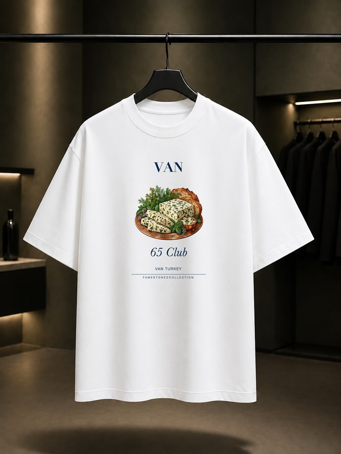 Van Otlu Peynir 65 Club baskılı beyaz t-shirt