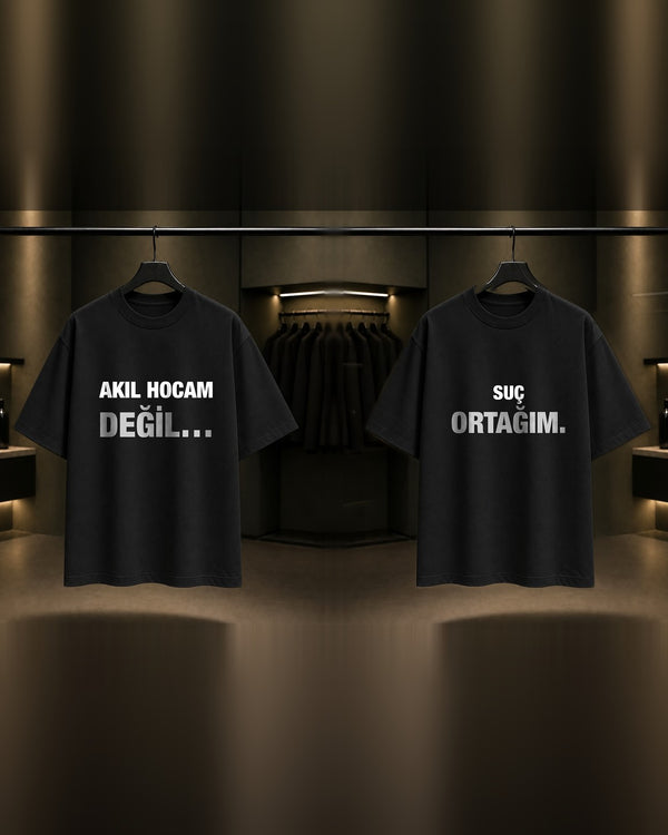 Akıl Hocam Değil & Suç Ortağım — BFF İkili Baskılı Unisex %100 Pamuk T-shirt — İkili, Siyah