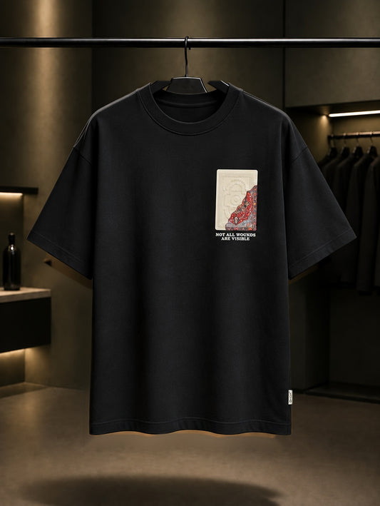 Görünmeyen Yaralar Oversize Tişört – Siyah ön
