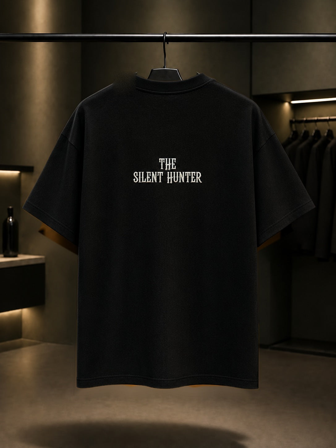 The Silent Hunter Oversize Tişört – Siyah arka