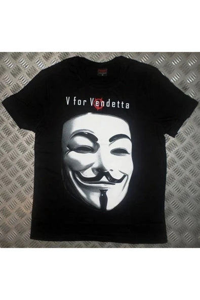 V For Vendetta baskılı siyah tişört