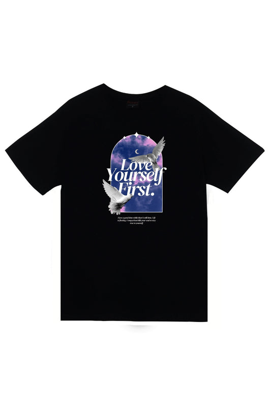 Love Yourself First - Kuş - Gökyüzü - Ay Baskılı Unisex %100 Pamuk Siyah T-shirt