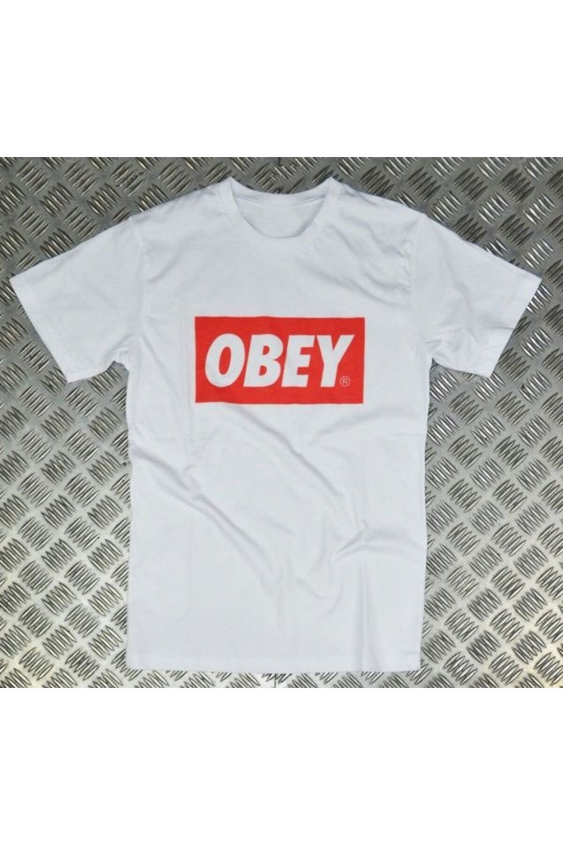 Obey baskılı beyaz tişört