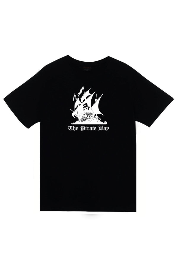 The Pirate Bay baskılı siyah tişört