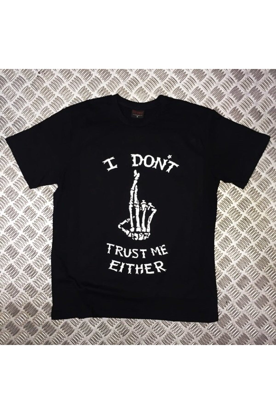 I Don't Trust Me Slogan baskılı siyah tişört