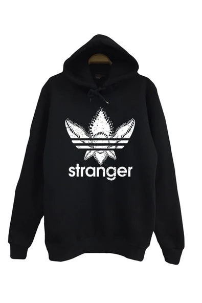Stranger Thıngs Adidas logosu parodisi: Demogorgon baskılı siyah kapüşonlu sweatshirt