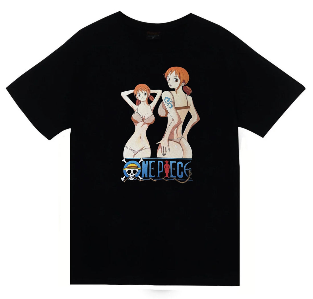 One Piece - Nami iki poz bikinili baskılı siyah tişört