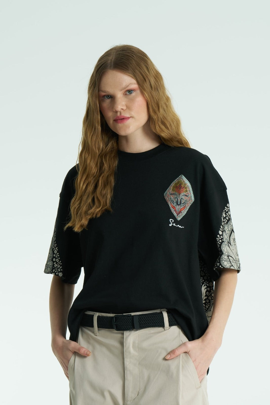 Anatolia Motifli Sol Logo - Sırt Baskılı, Nakışlı Unisex %100 Pamuk Oversize T-shirt