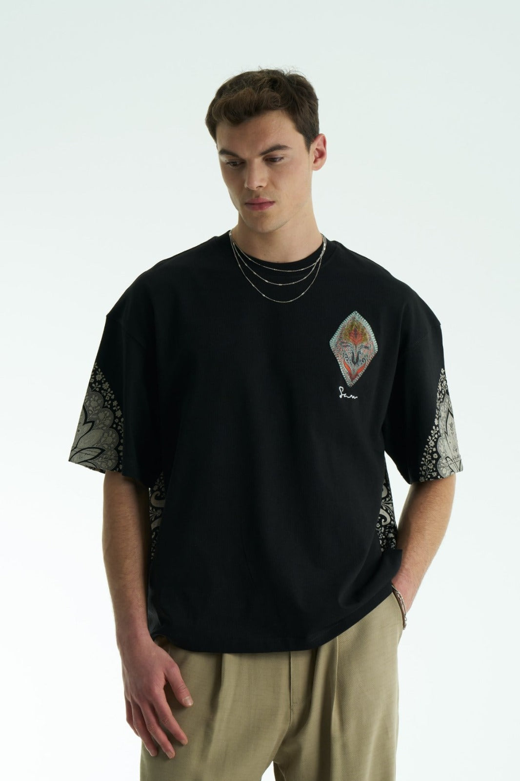Anatolia Motifli Sol Logo - Sırt Baskılı, Nakışlı Unisex %100 Pamuk Oversize T-shirt