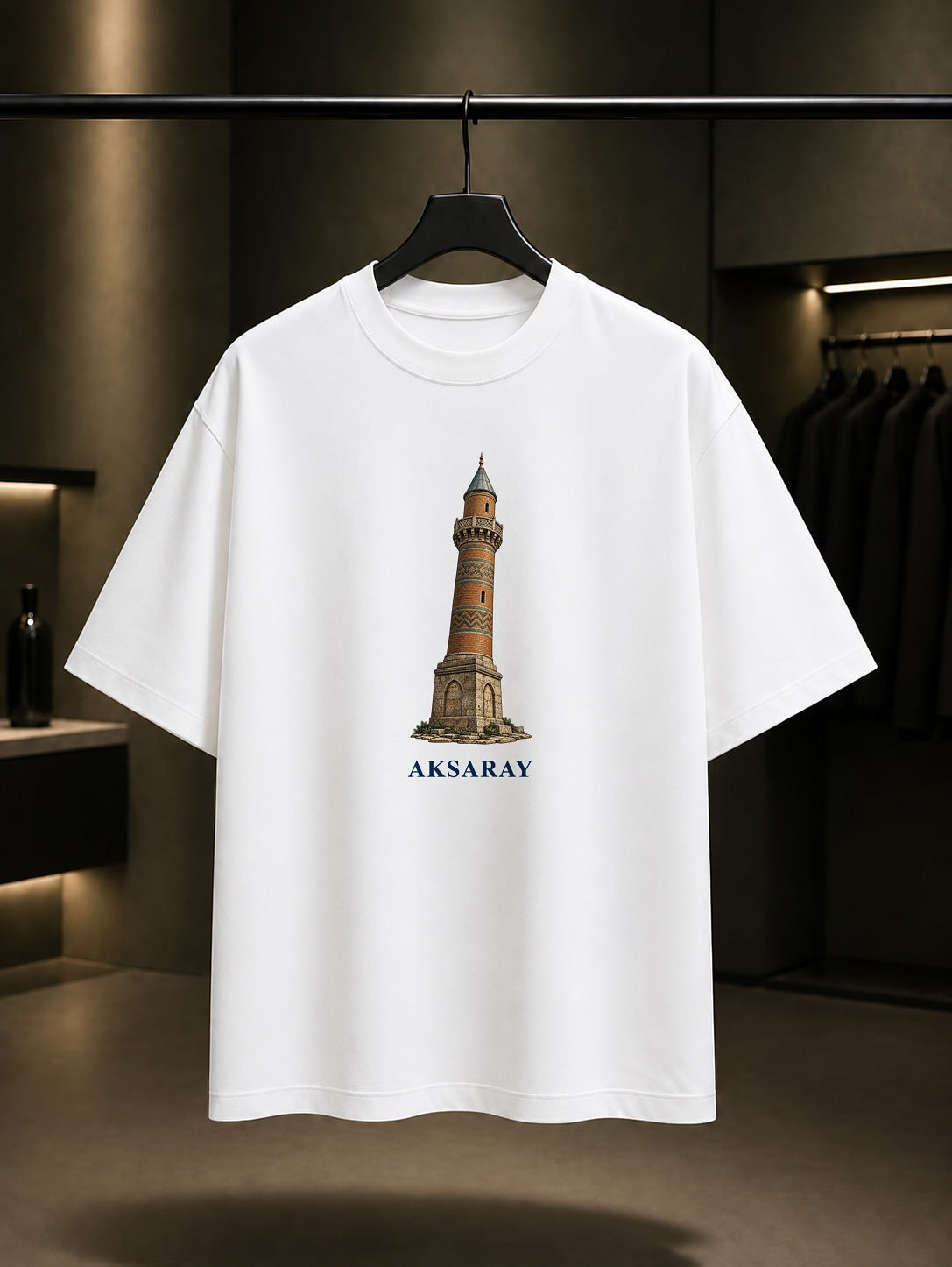 Aksaray Eğri Minare baskılı beyaz t-shirt