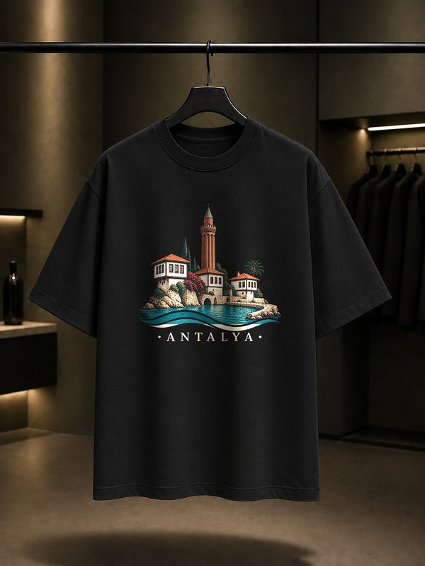 Antalya Yivli Minare baskılı siyah t-shirt