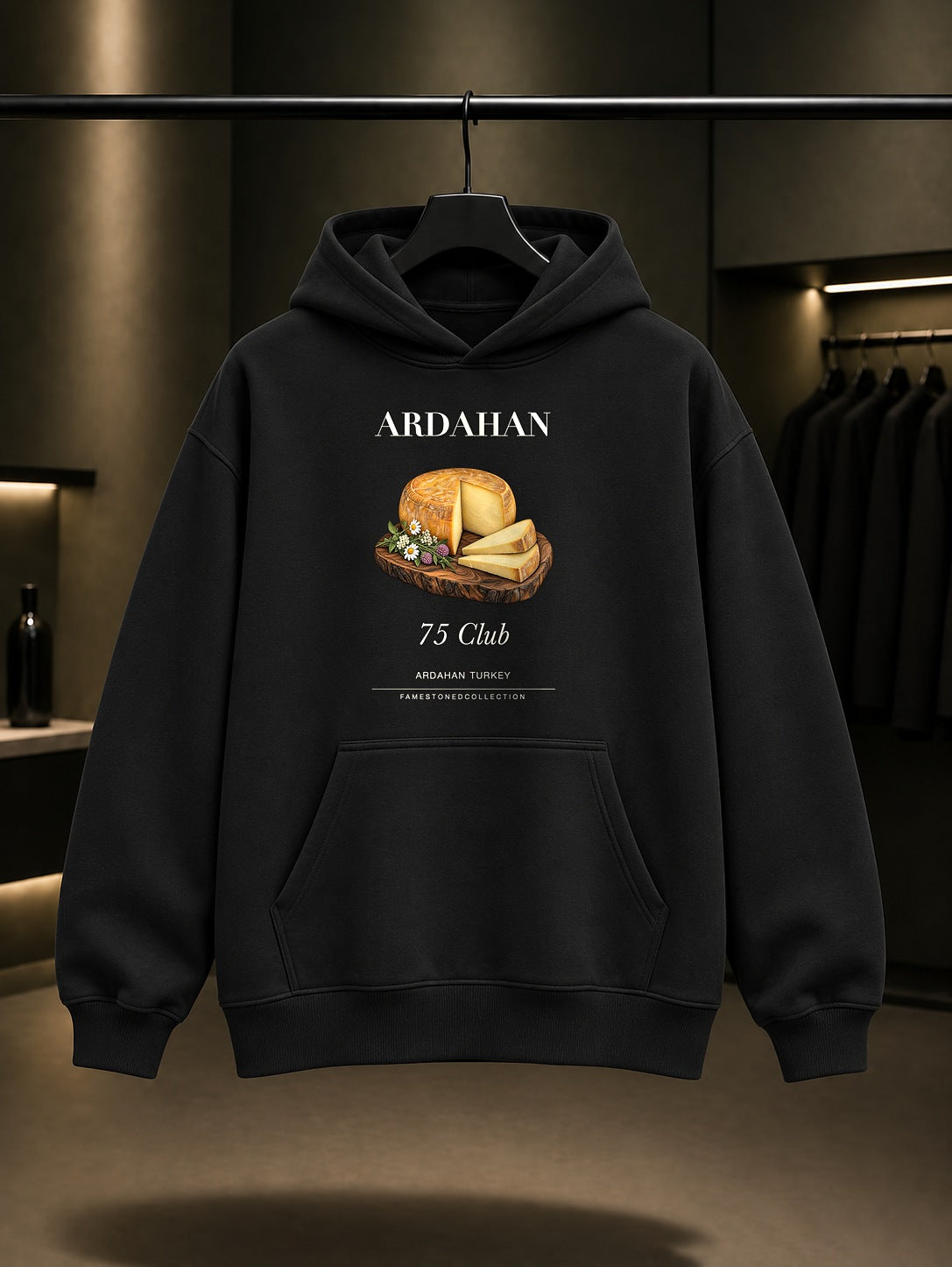 Ardahan Göle Kaşarı 75 Club baskılı siyah kapüşonlu sweatshirt