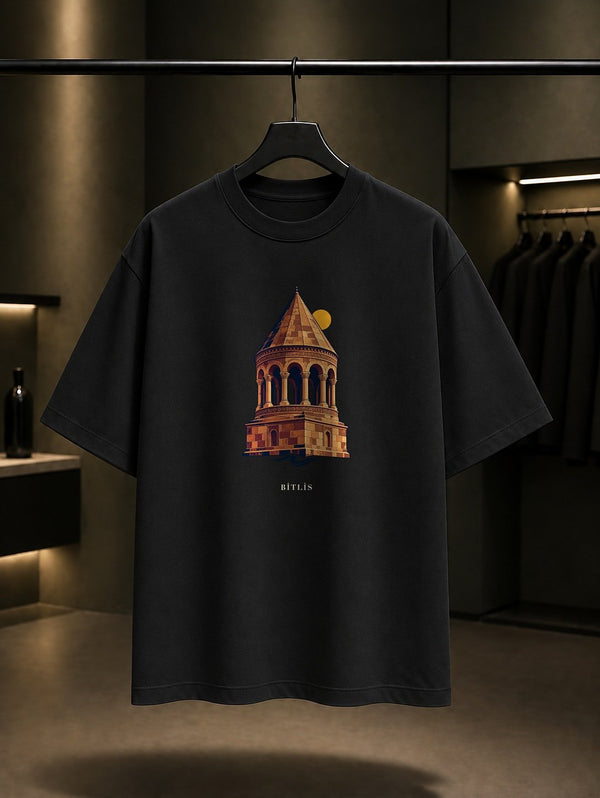 Bitlis Emir Bayındır Kümbeti baskılı siyah t-shirt