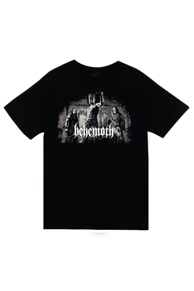 Behemoth Logosu ve zırhlı/boynuzlu figür baskılı siyah tişört