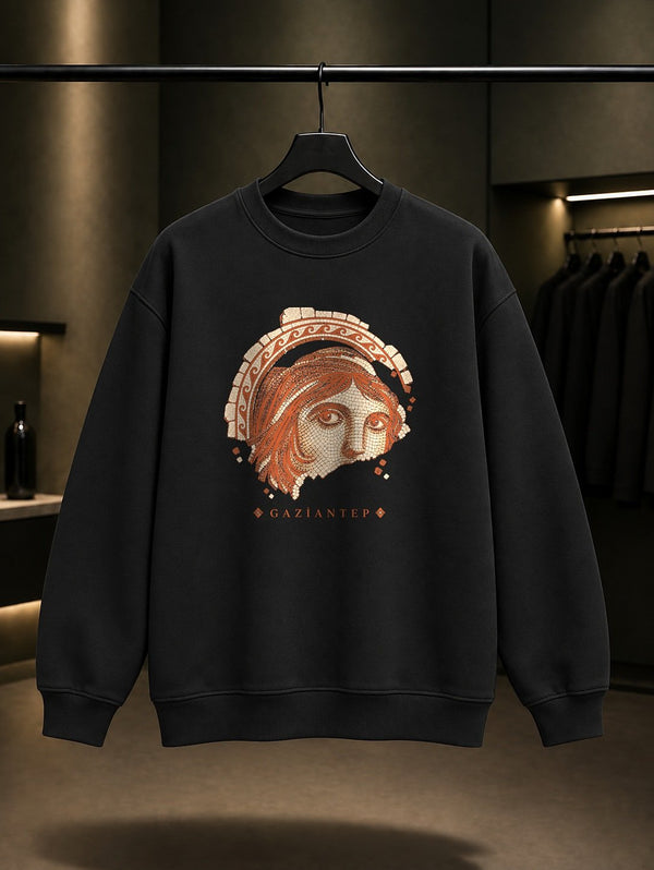 Gaziantep Zeugma Çingene Kızı baskılı siyah sweatshirt