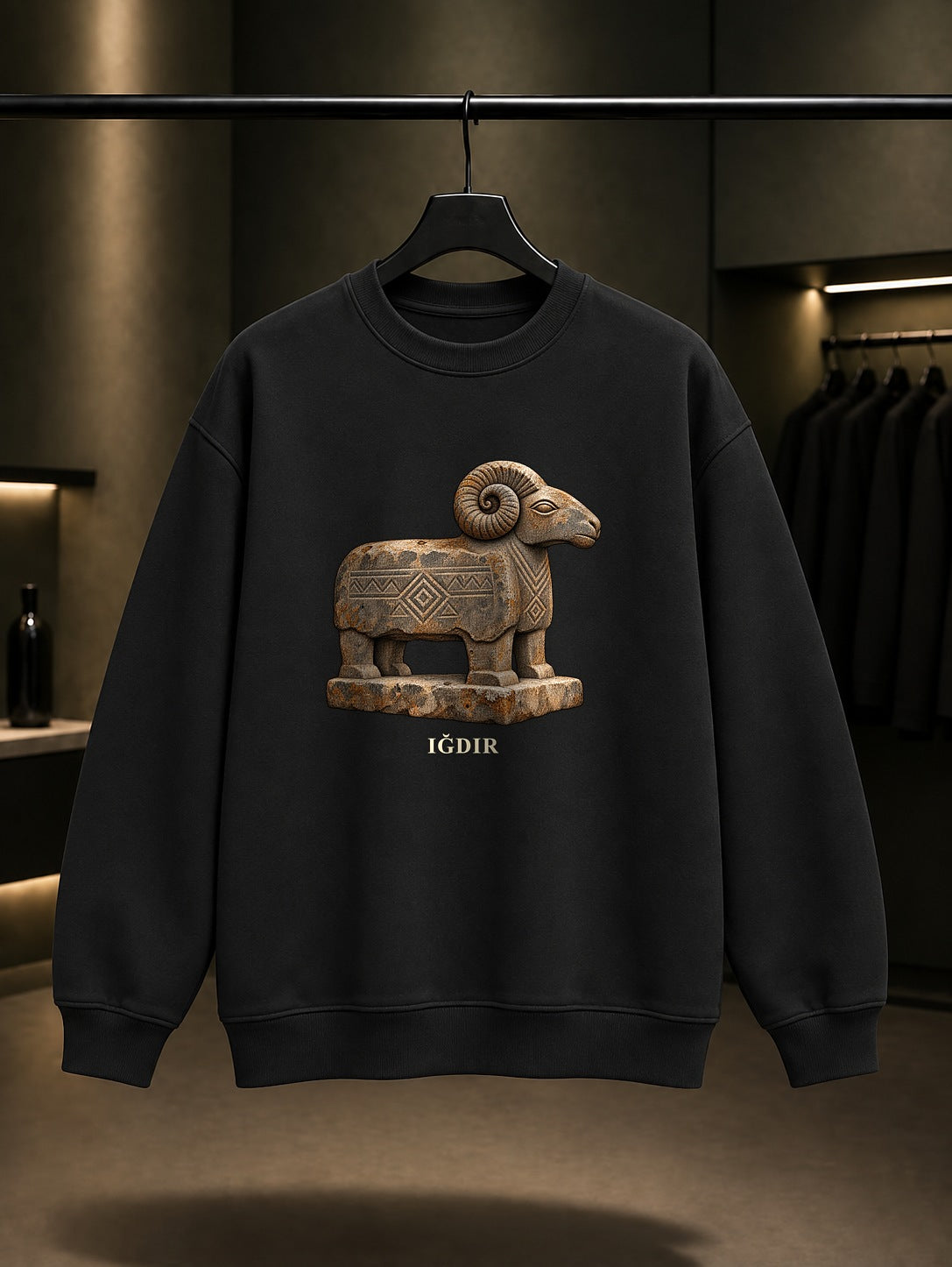 Iğdır Koç Mezar baskılı siyah sweatshirt