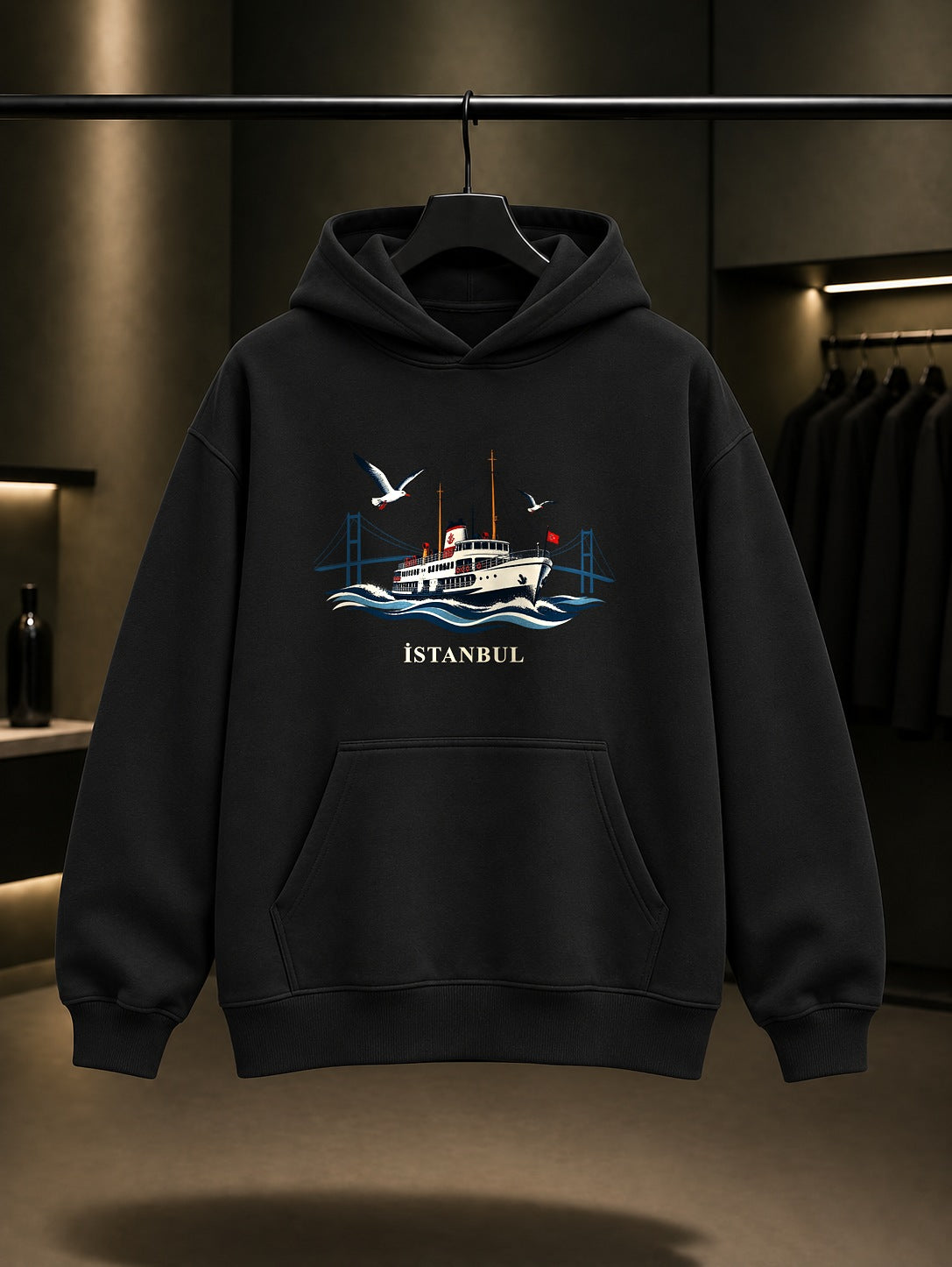 İstanbul Boğaz Vapuru baskılı siyah kapüşonlu sweatshirt
