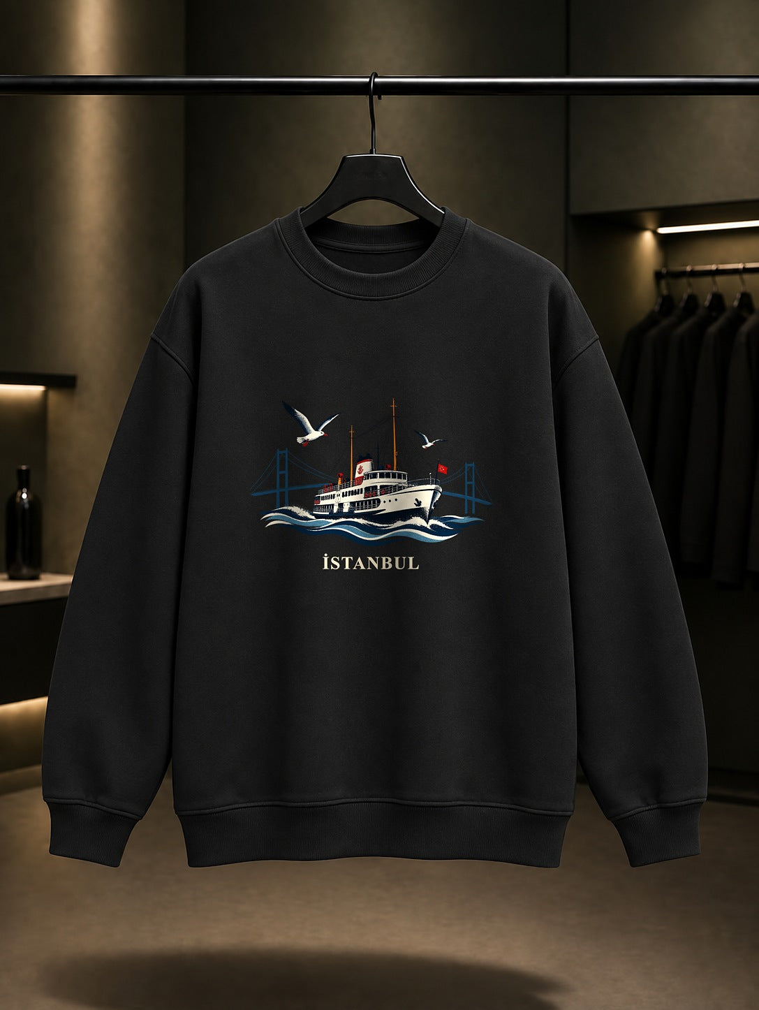 İstanbul Boğaz Vapuru baskılı siyah sweatshirt