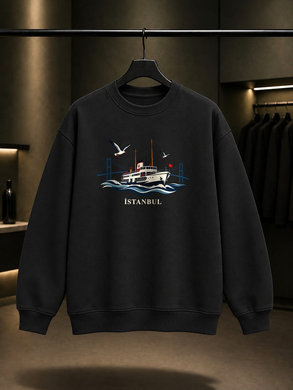 İstanbul Boğaz Vapuru baskılı siyah sweatshirt