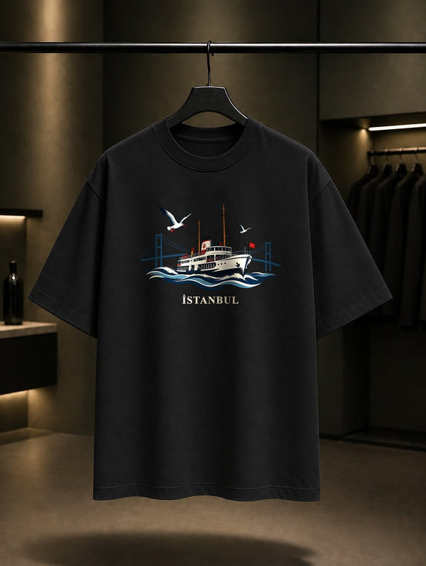 İstanbul Boğaz Vapuru baskılı siyah t-shirt
