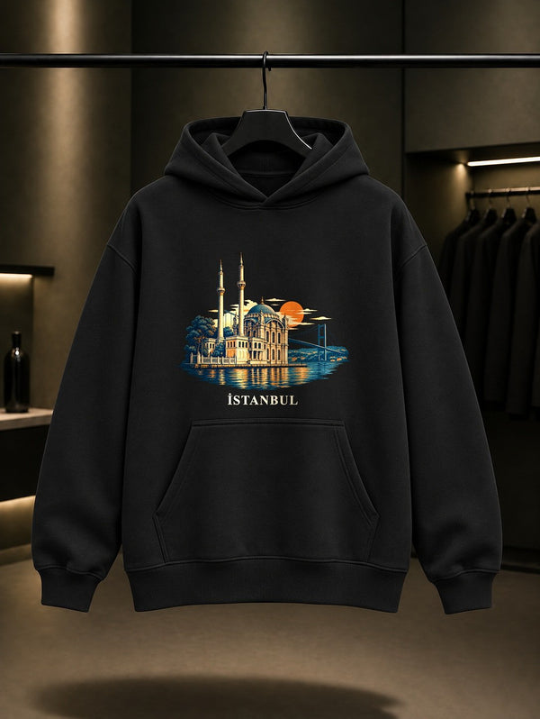 İstanbul Ortaköy baskılı siyah kapüşonlu sweatshirt