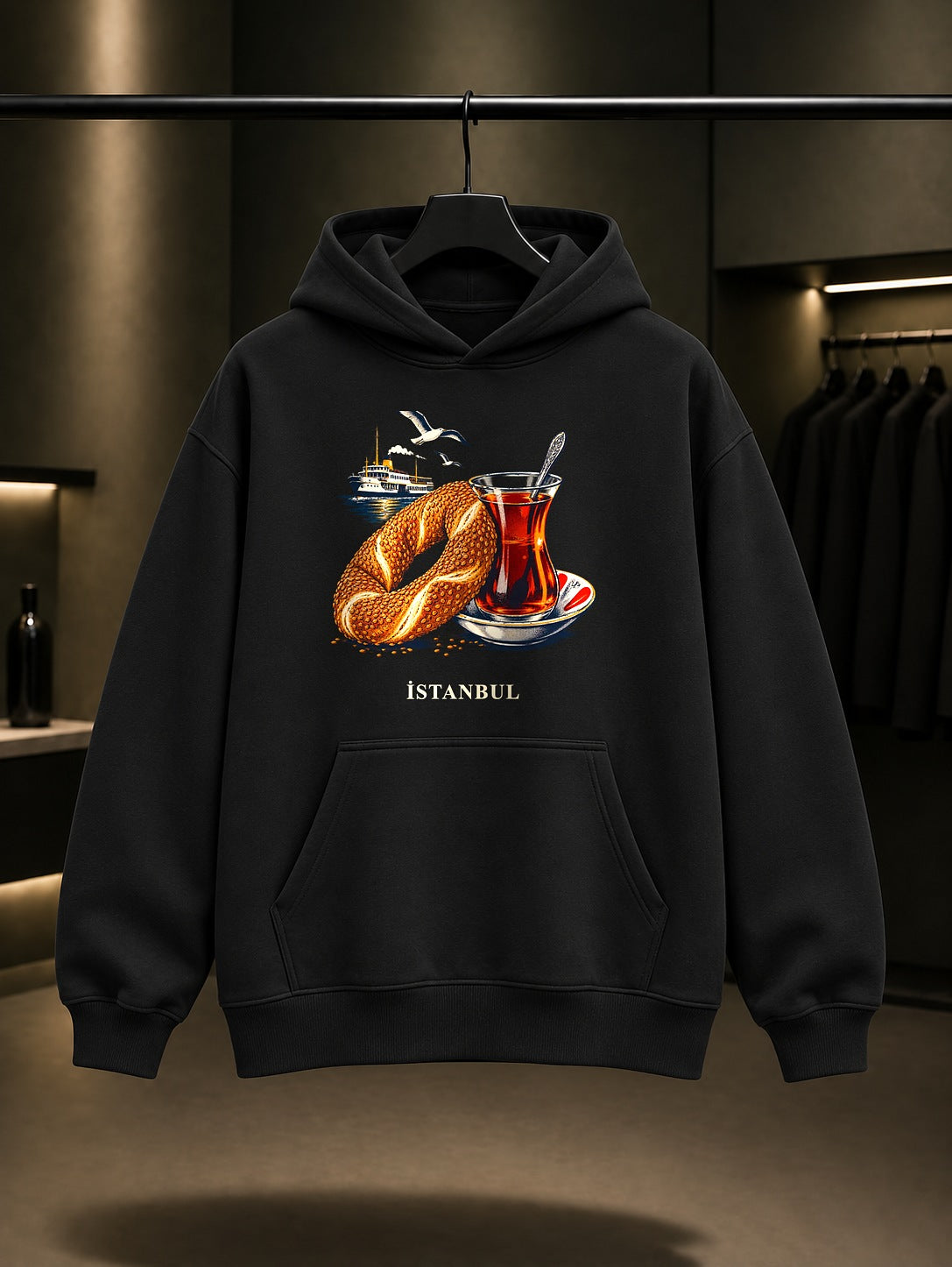 İstanbul Simit Çay baskılı siyah kapüşonlu sweatshirt