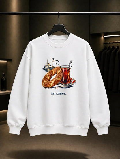 İstanbul Simit Çay baskılı beyaz sweatshirt