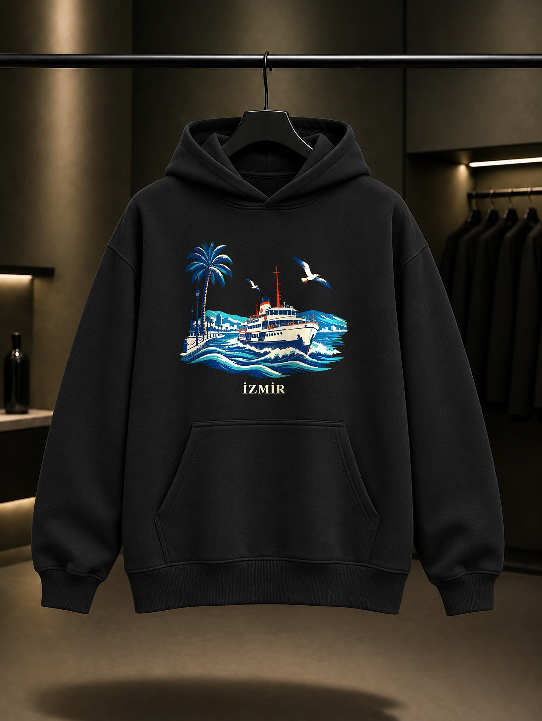 İzmir Kordon Vapur baskılı siyah kapüşonlu sweatshirt