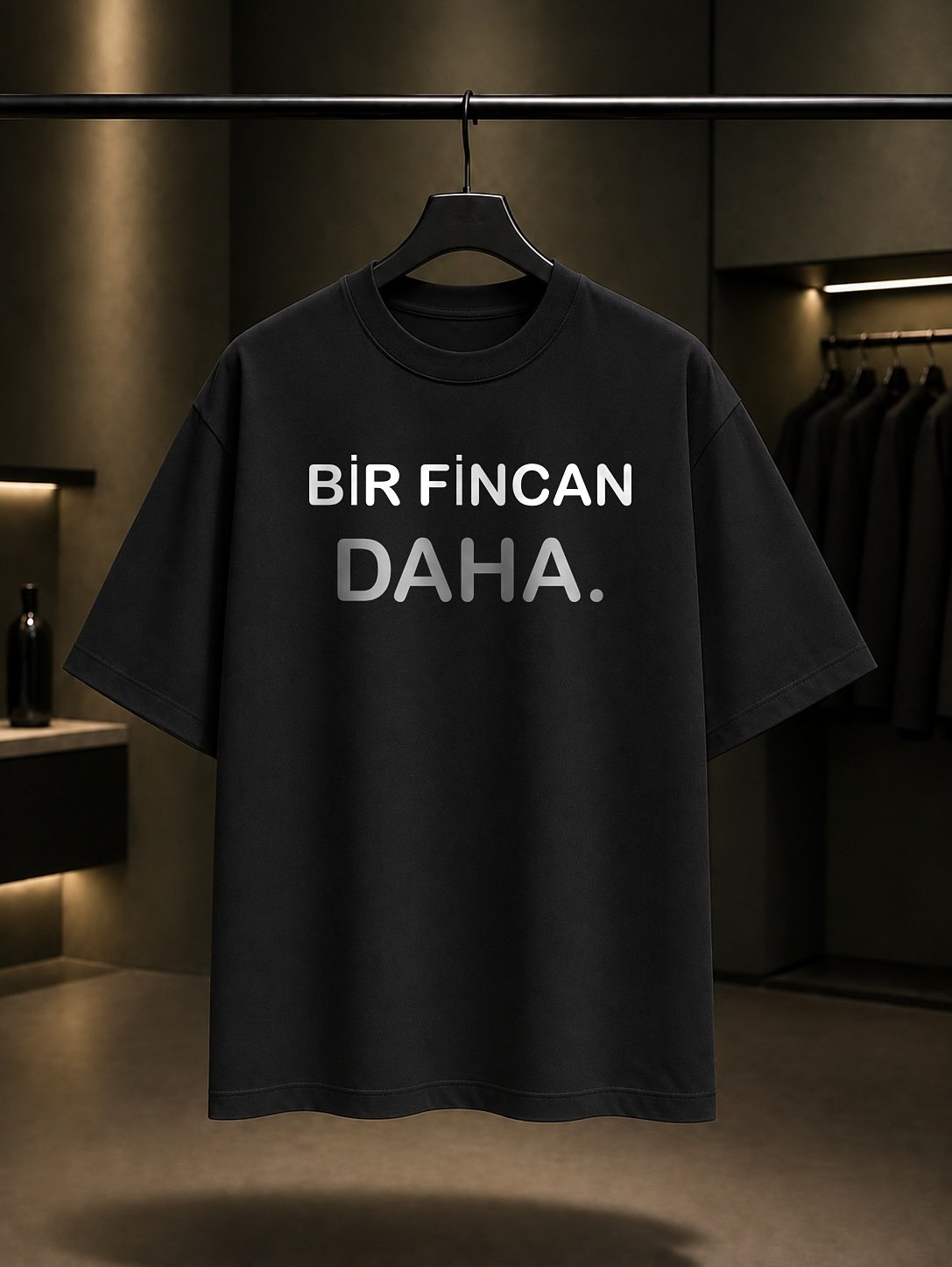 Bir Fincan Daha Yazılı Baskılı Unisex %100 Pamuk T-shirt — Siyah