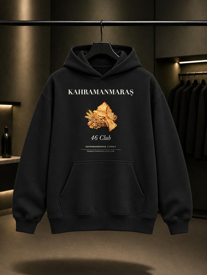 Kahramanmaraş Maraş Tarhanası 46 Club baskılı siyah kapüşonlu sweatshirt