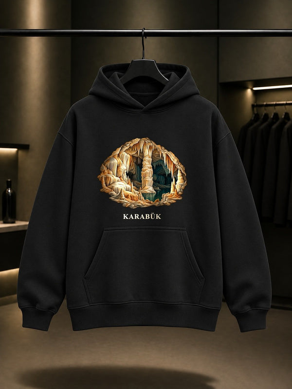 Karabük Bulak Mencilis baskılı siyah kapüşonlu sweatshirt
