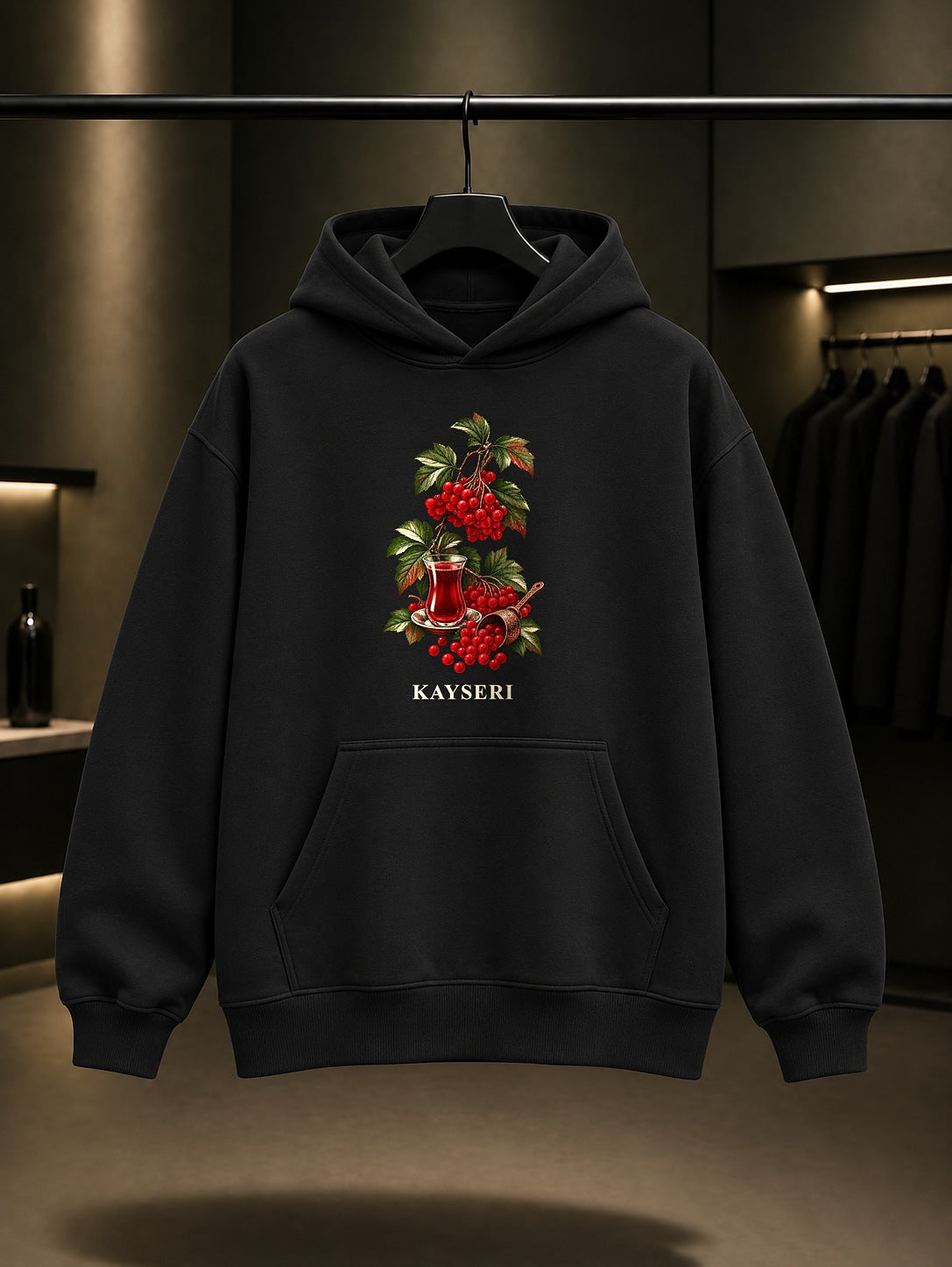 Kayseri Gilaburu baskılı siyah kapüşonlu sweatshirt